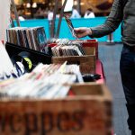 El auge del vinilo y el CD en la era digital